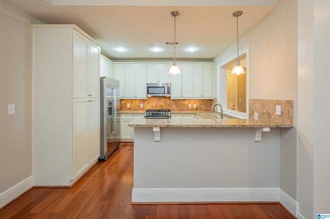 Building Photo - 350 19th St S