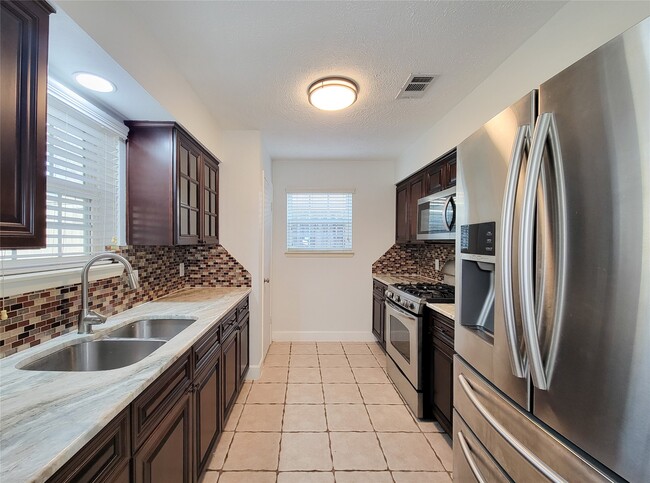 Building Photo - 3434 Almondwood Dr