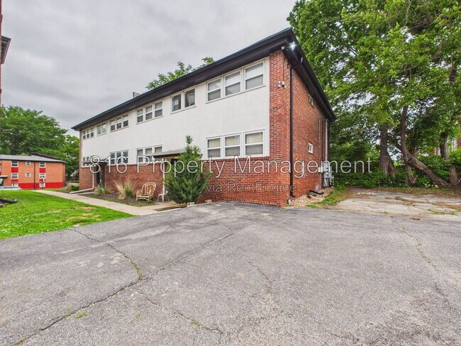 Building Photo - 3719 Wyoming St