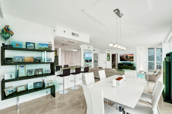 Building Photo - 101 S Fort Lauderdale Beach Blvd