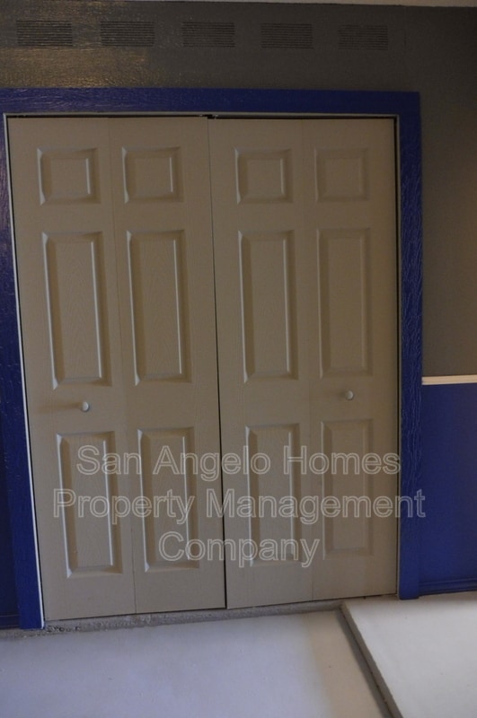 Building Photo - 1217 Elmo Ln