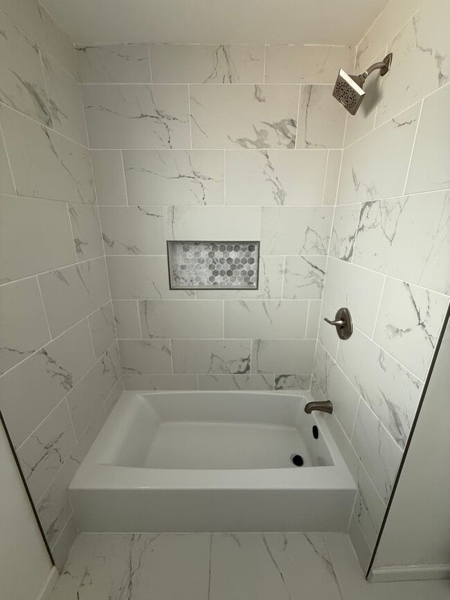 Building Photo - Omelveny Properties