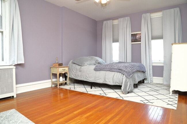 Building Photo - Adorable 5 Bed Single Family Home Near Uptown