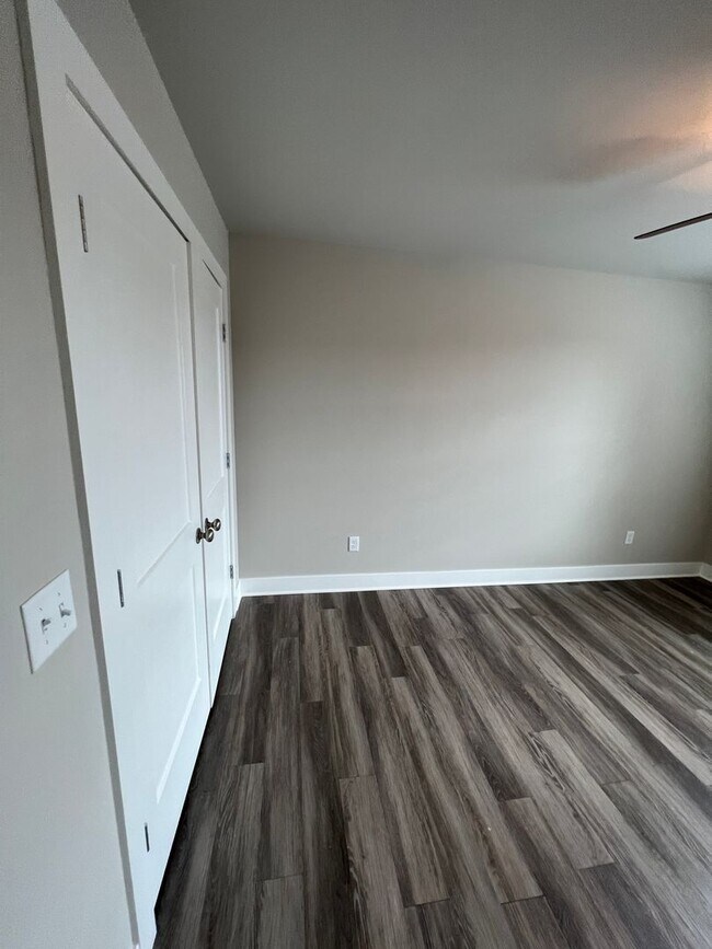 Building Photo - Topper Heights