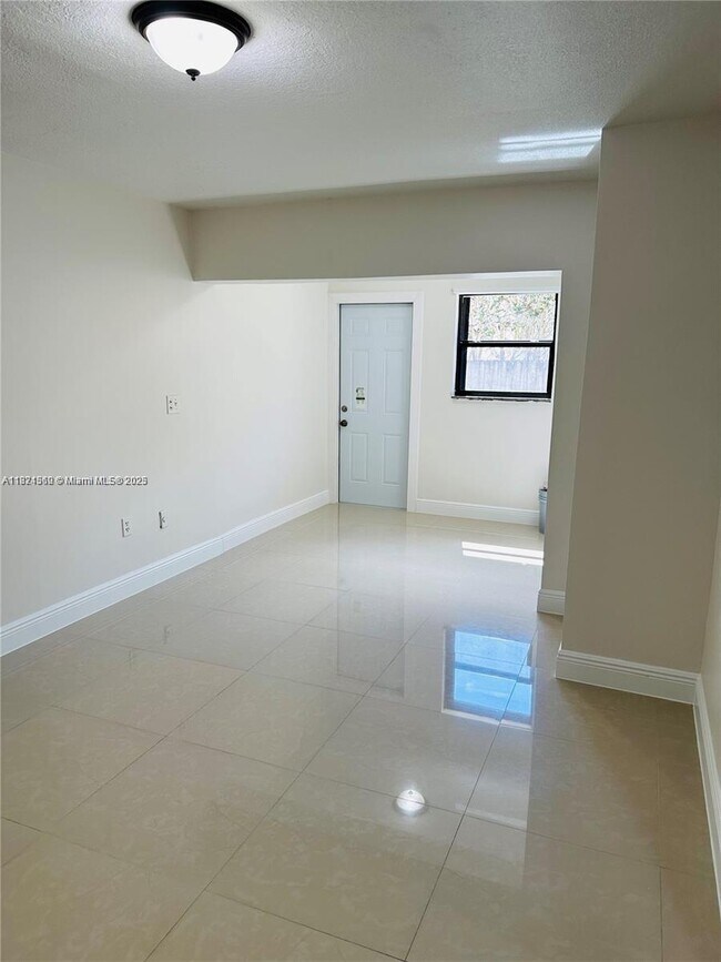 Building Photo - 15038 SW 89th Ter Rd