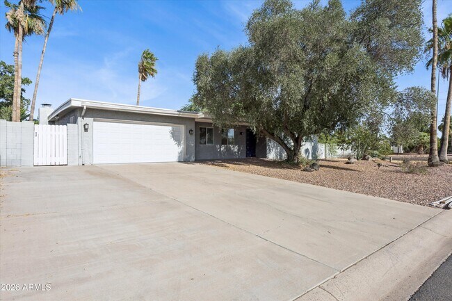 Building Photo - 13801 N 56th Pl
