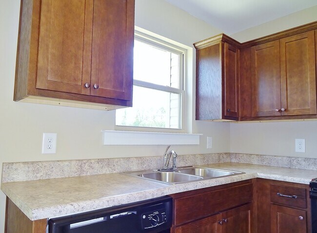 Building Photo - Home for Rent in Vance, AL... Available to...