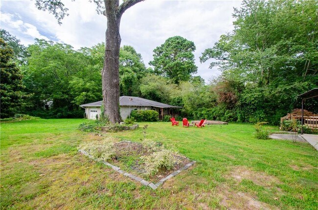 Building Photo - 5122 Lavista Rd