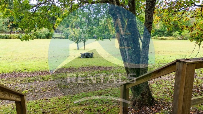 Building Photo - Charming 3 Bedroom 1 Bath A-Frame home loc...