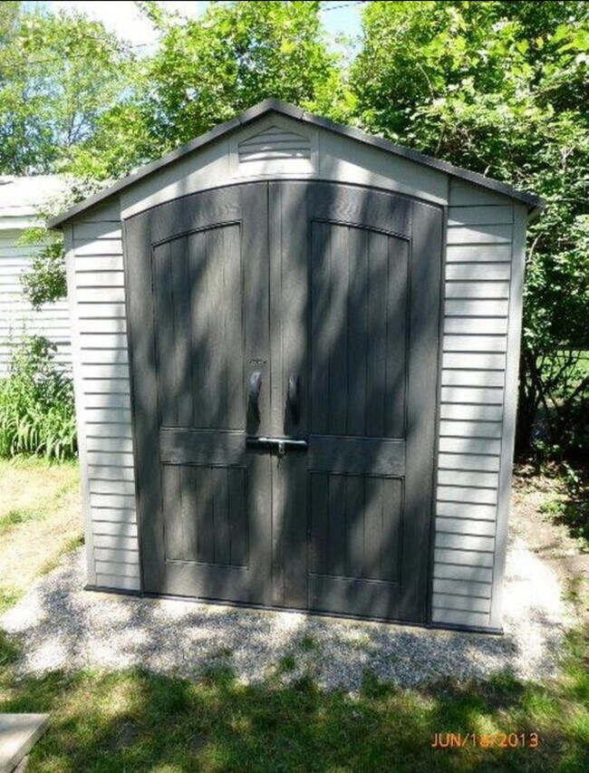 Building Photo - 1409 Gardenia Ave