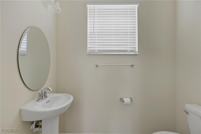 Building Photo - 8895 Via Isola Court