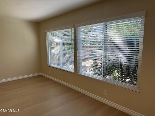 Building Photo - 846 Lindawood St