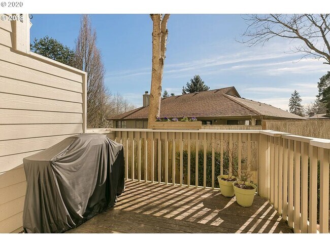 Building Photo - 12330 SW Meader Way