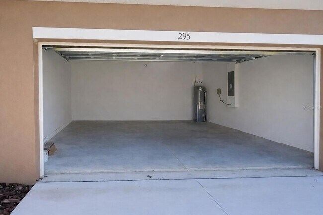 Building Photo - 295 Taylor Grvs St