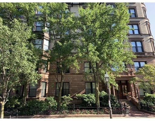 Building Photo - 401 Marlborough St