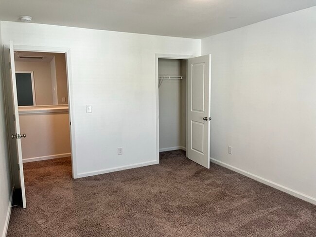 Building Photo - 315 Liliana Dr