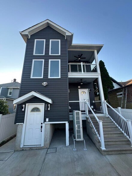 Building Photo - 220 Lafayette Ave