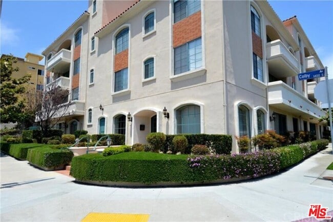 Building Photo - 1430 Colby Ave