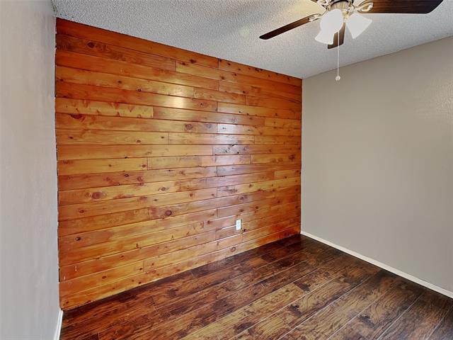 Building Photo - 701 Admiralty Way