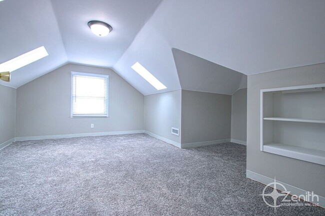 Building Photo - 308 NW 45th St