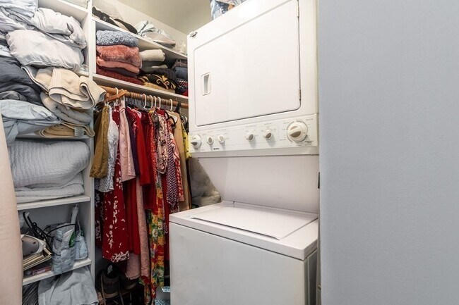 Building Photo - 130 Appleton St