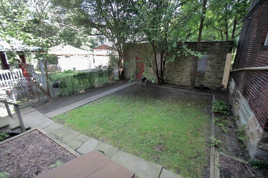 Building Photo - 435 Franklin Ave