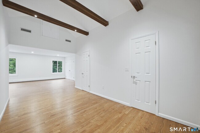 Building Photo - 21 Deepwood Rd