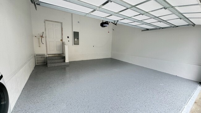 Building Photo - 1040 Nash Dr