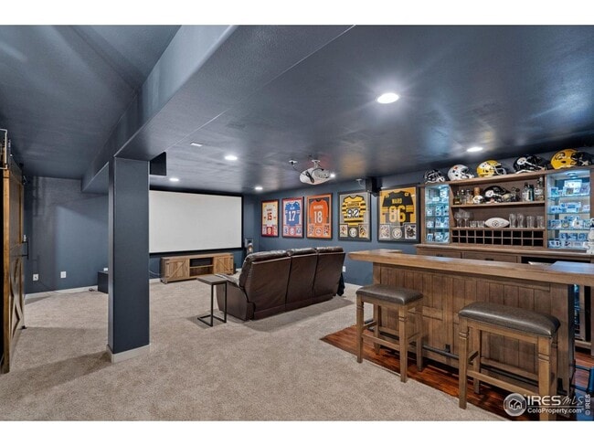 Building Photo - Renovated Milliken Home!