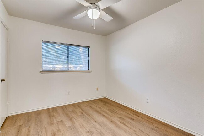 Building Photo - 4501 Kalama Dr