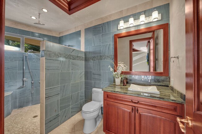 Building Photo - Island Elegance: 4-Bedroom Luxury Retreat ...