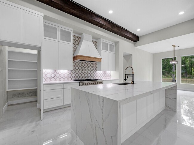 Building Photo - 887 Rd 660