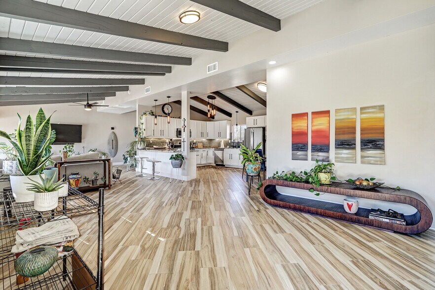 Building Photo - 1150 La Vega Rd