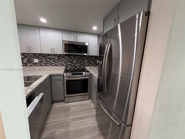 Building Photo - 1711 W 58th St