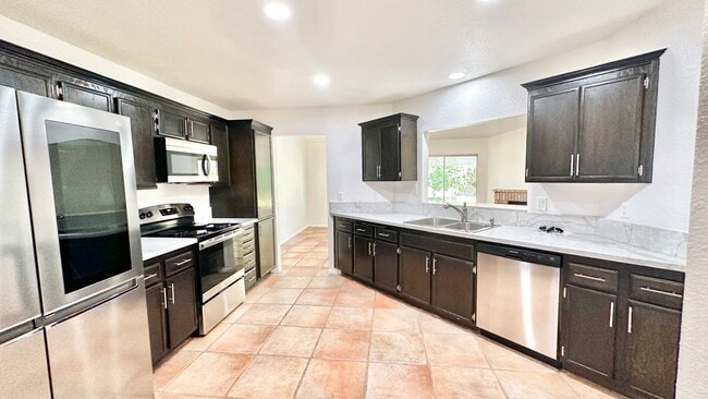 Building Photo - Beautiful Updating throughout Home!  Kitch...