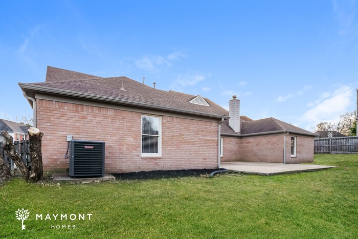 Building Photo - 1875 Carlyn Cove