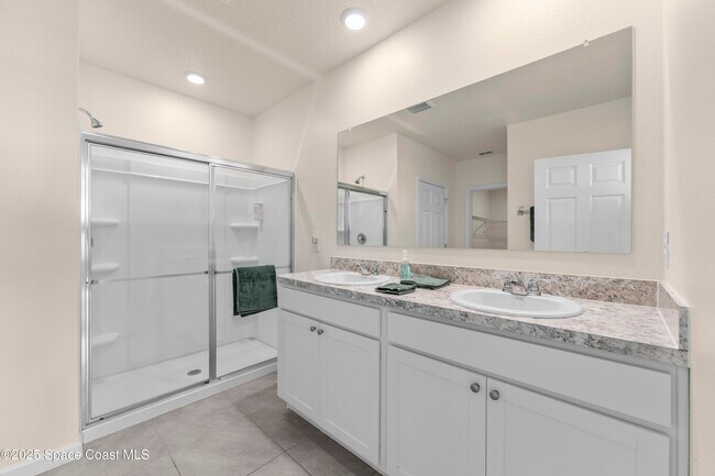 Building Photo - 1015 Dugan CIR SE