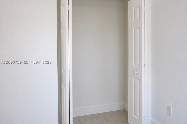 Building Photo - 5921 SW 162nd Ct