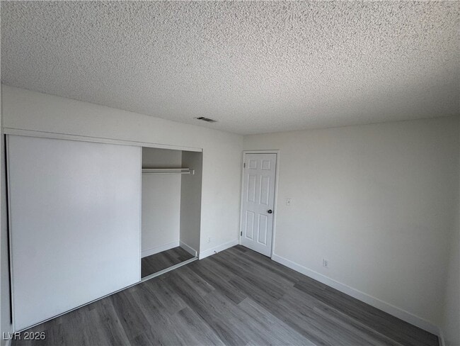 Building Photo - 4045 N Elkridge Dr