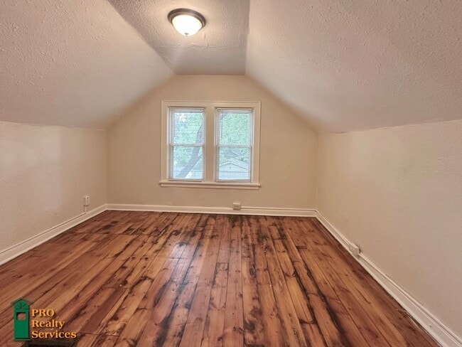 Building Photo - 4 Bedroom Home Close to Theodore Wirth Park