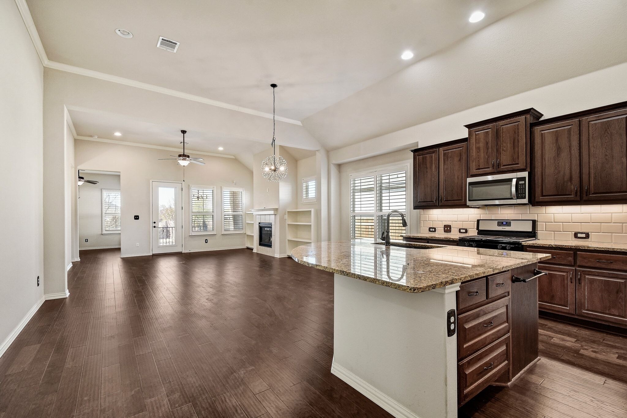 Building Photo - 112 Tulip Garden Trl