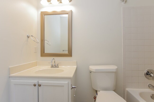 Building Photo - 10125 Illoria Dr