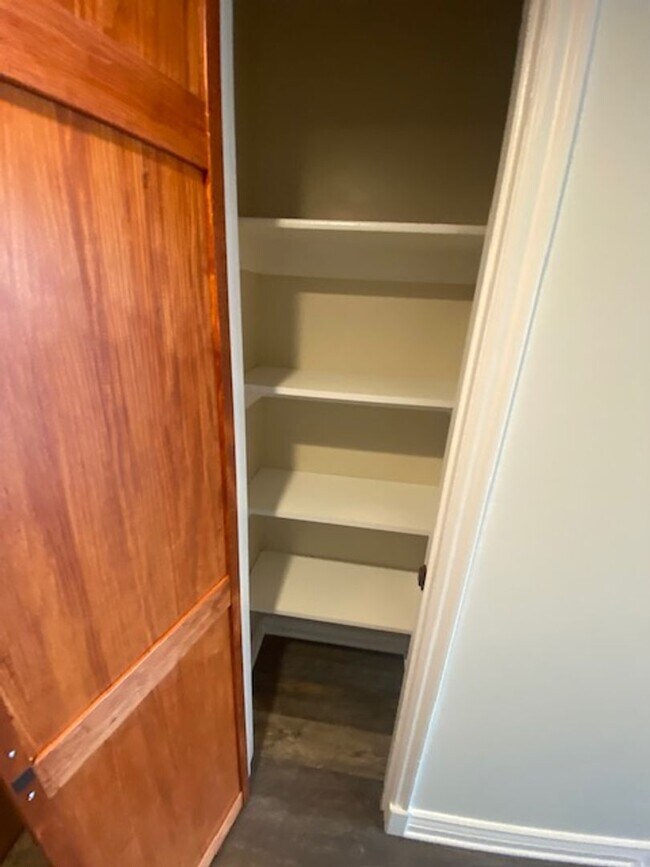 Building Photo - Broadway Condo