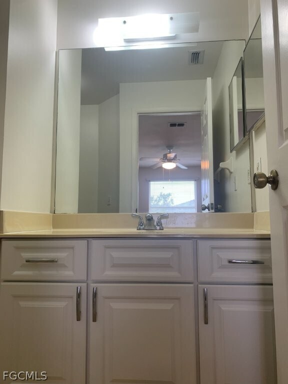 Building Photo - 600 Squire Cir