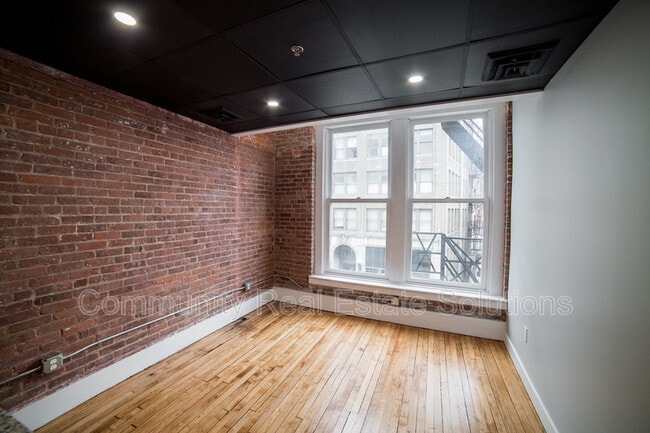 Building Photo - 22 State St