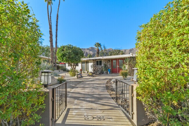 Building Photo - 70801 Fairway Dr