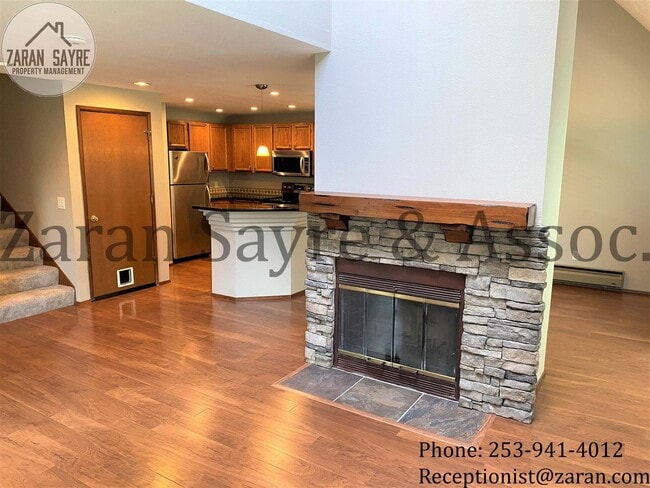 Building Photo - 428 - Spectacular Townhouse with Ultimate Privacy