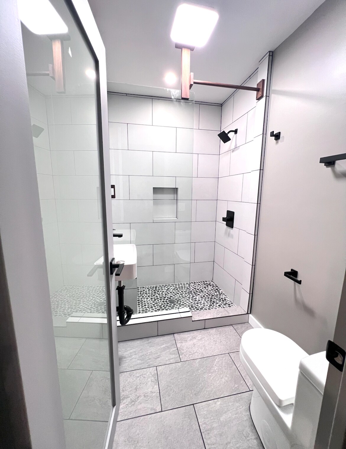 Building Photo - 3547 E Green St