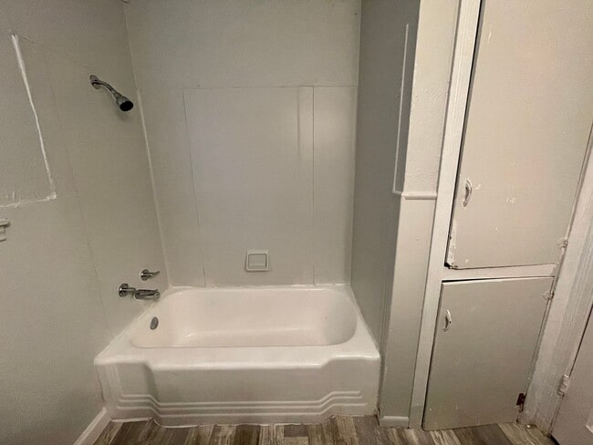 Building Photo - 2370 Hybrook Ln