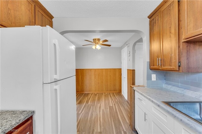 Building Photo - 6150 Ridge Rd